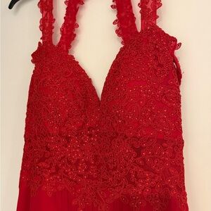 Elegant Red Lace Evening Dress